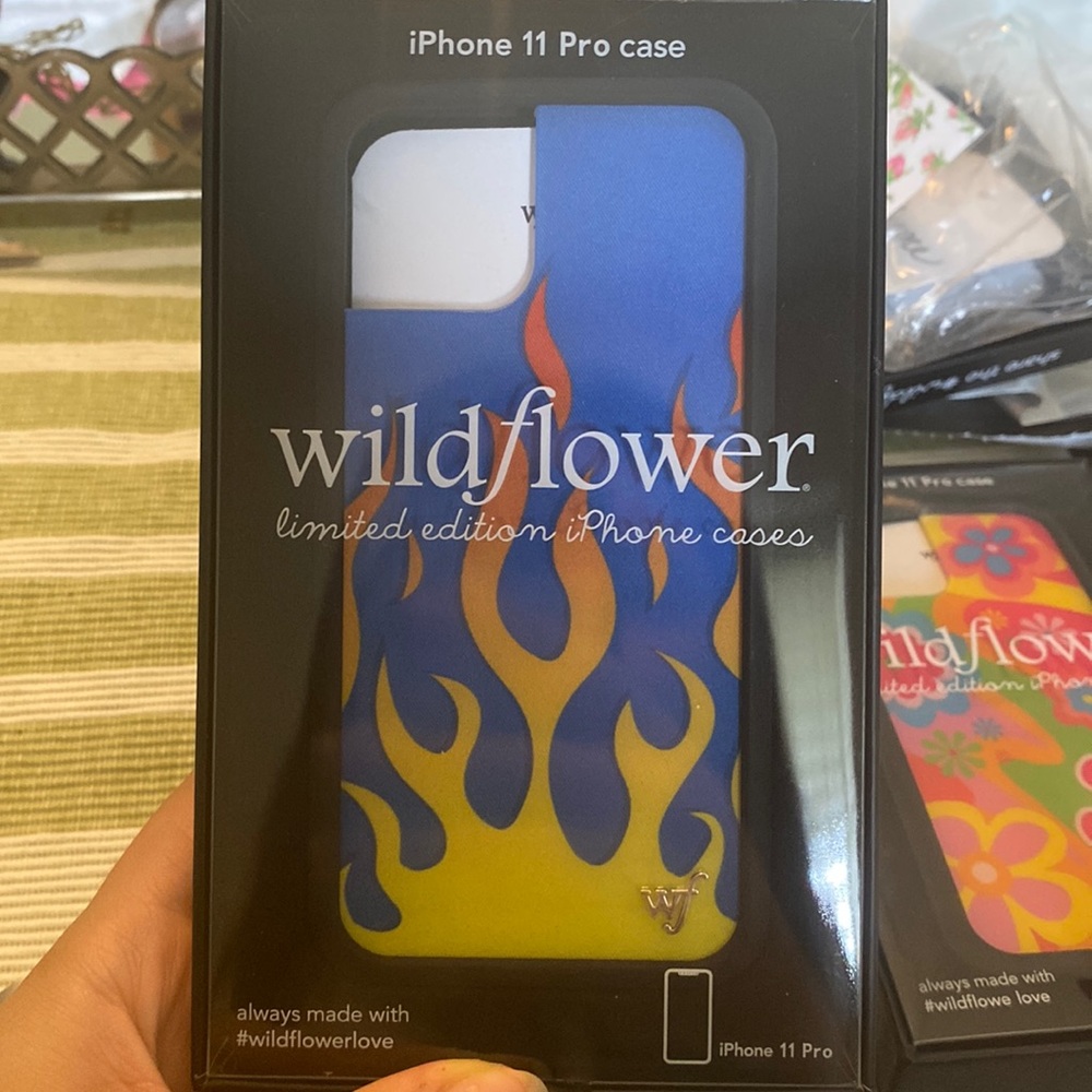 NEW WILDFLOWER CASE FOR IPHONE 11 PRO MAX